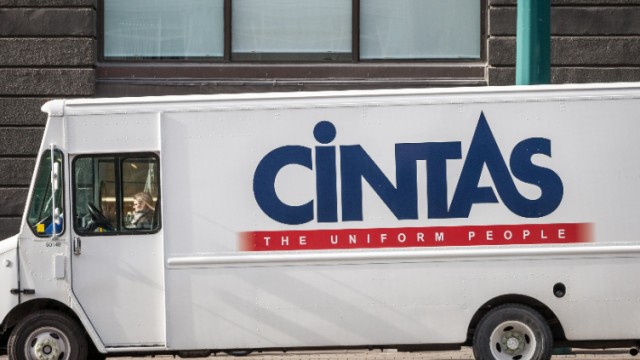 Image of: Cintas 1Q earnings beat and raise fails to impress investors